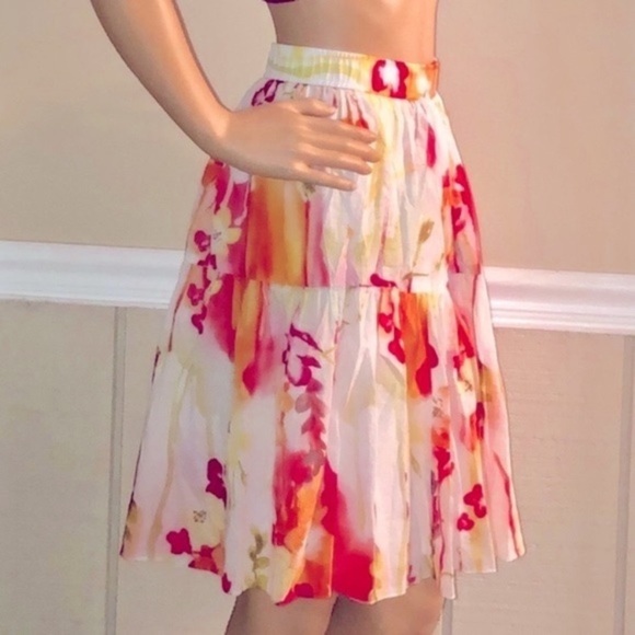 Dresses & Skirts - Elegant Floral A-Line Skirt